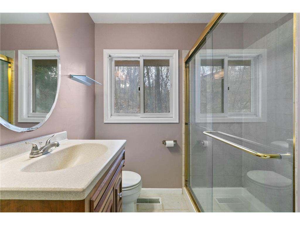 1382 Lakeside Circle Eagan MN 55123 7070640 image20