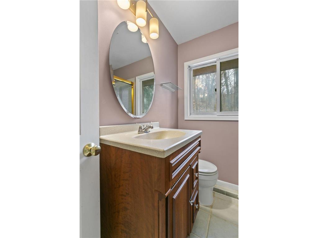 1382 Lakeside Circle Eagan MN 55123 7070640 image22