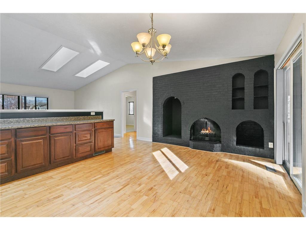 1382 Lakeside Circle Eagan MN 55123 7070640 image3
