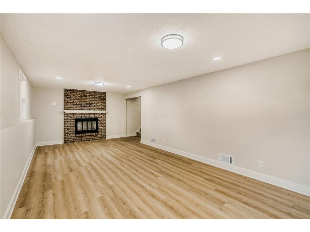 13850 Garrett Avenue Apple Valley MN 55124 7036566 image11