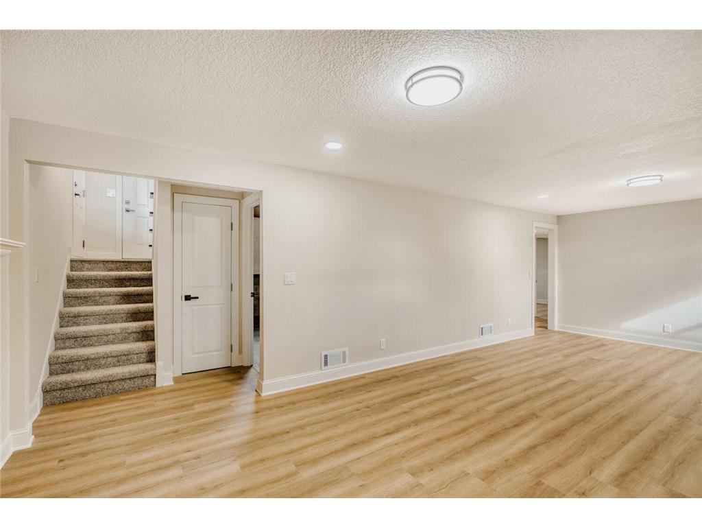 13850 Garrett Avenue Apple Valley MN 55124 7036566 image12