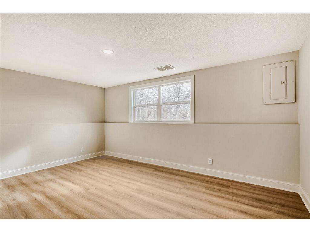 13850 Garrett Avenue Apple Valley MN 55124 7036566 image14