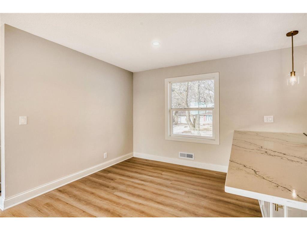 13850 Garrett Avenue Apple Valley MN 55124 7036566 image15