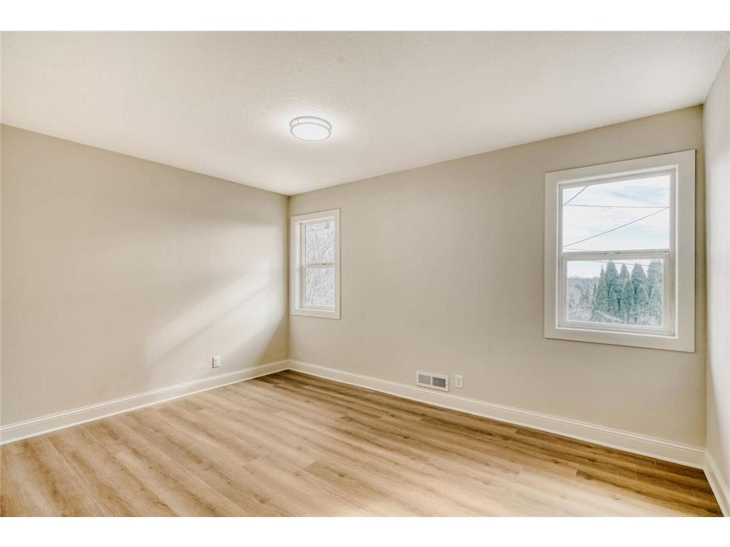 13850 Garrett Avenue Apple Valley MN 55124 7036566 image19