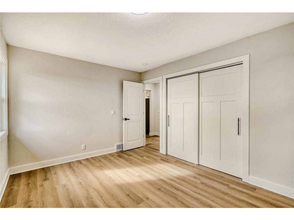 13850 Garrett Avenue Apple Valley MN 55124 7036566 image21