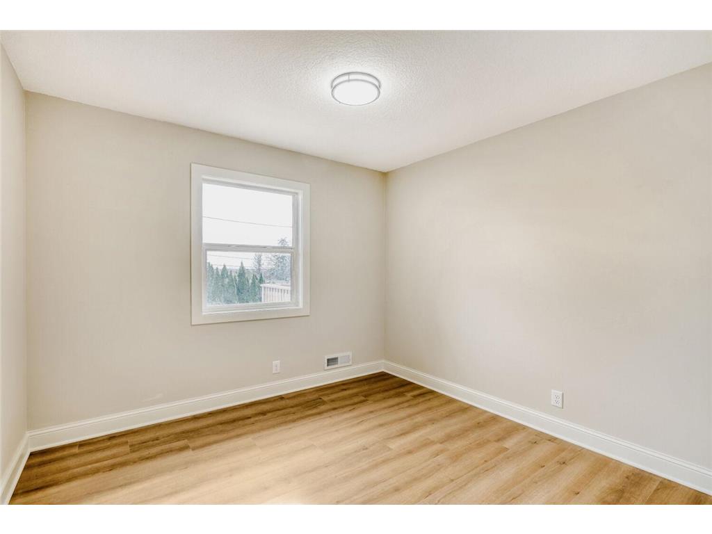 13850 Garrett Avenue Apple Valley MN 55124 7036566 image22