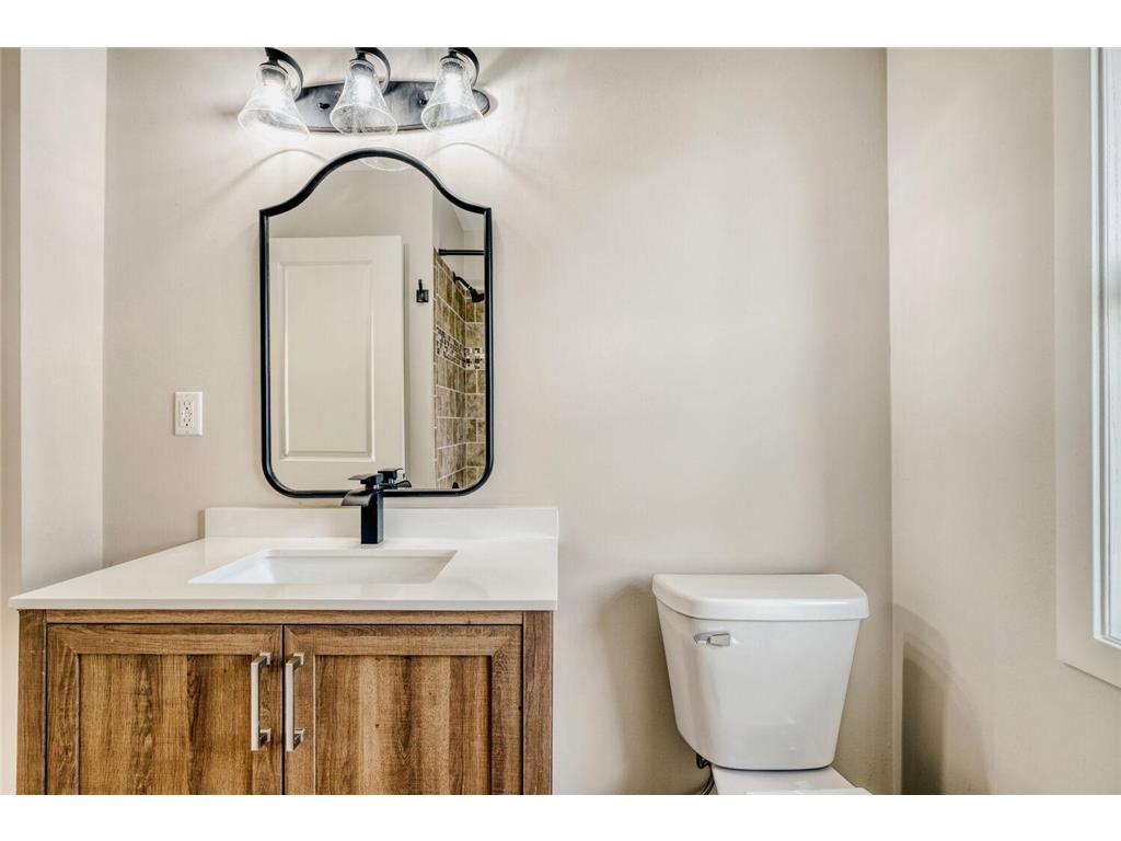 13850 Garrett Avenue Apple Valley MN 55124 7036566 image24