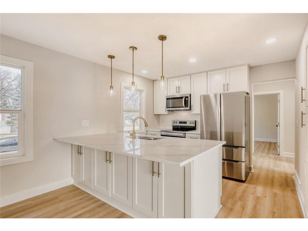 13850 Garrett Avenue Apple Valley MN 55124 7036566 image3