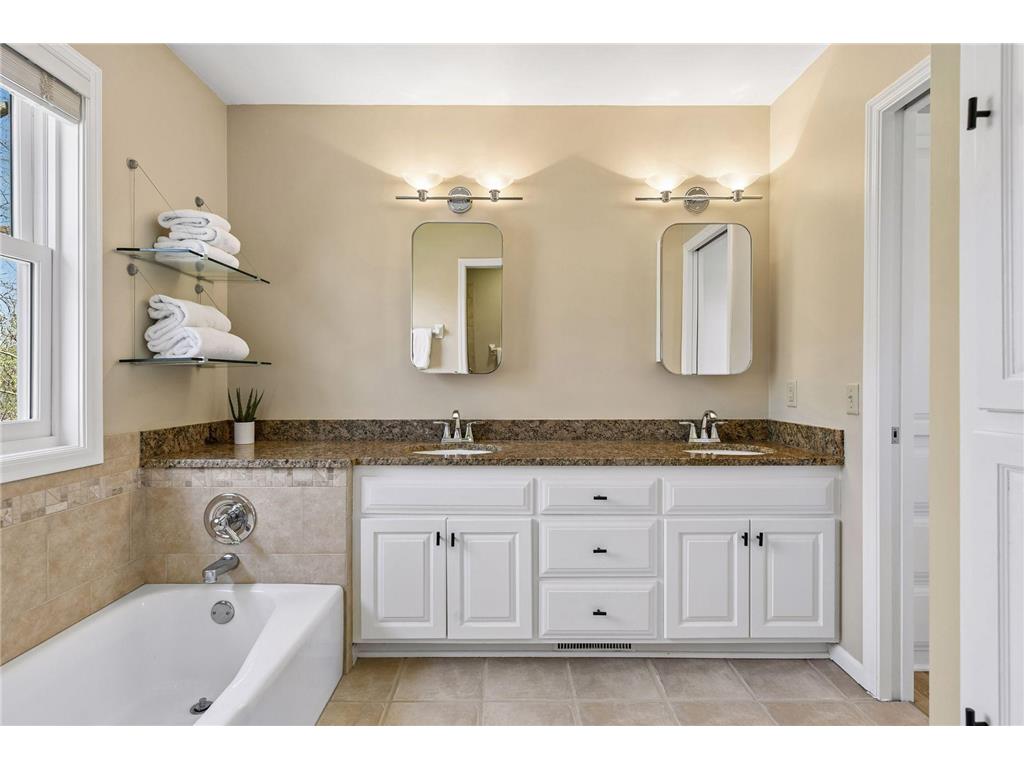 13860 Lake Street Extension Minnetonka MN 55345 7055094 image27