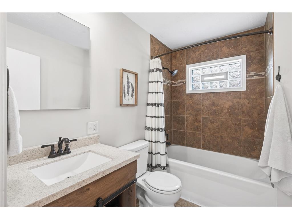 1387 Hadley Avenue N Oakdale MN 55128 7035655 image13