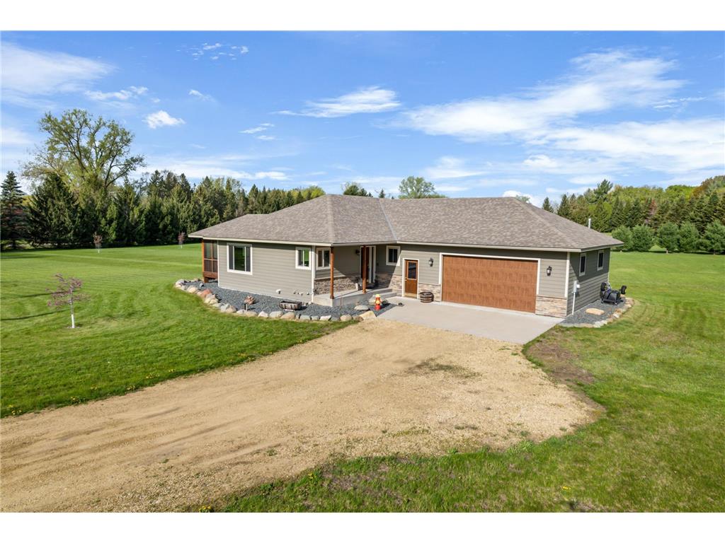 1388 Hilltop Drive, Saint Joseph Twp, WI, 54082 MLS 6526995 Edina