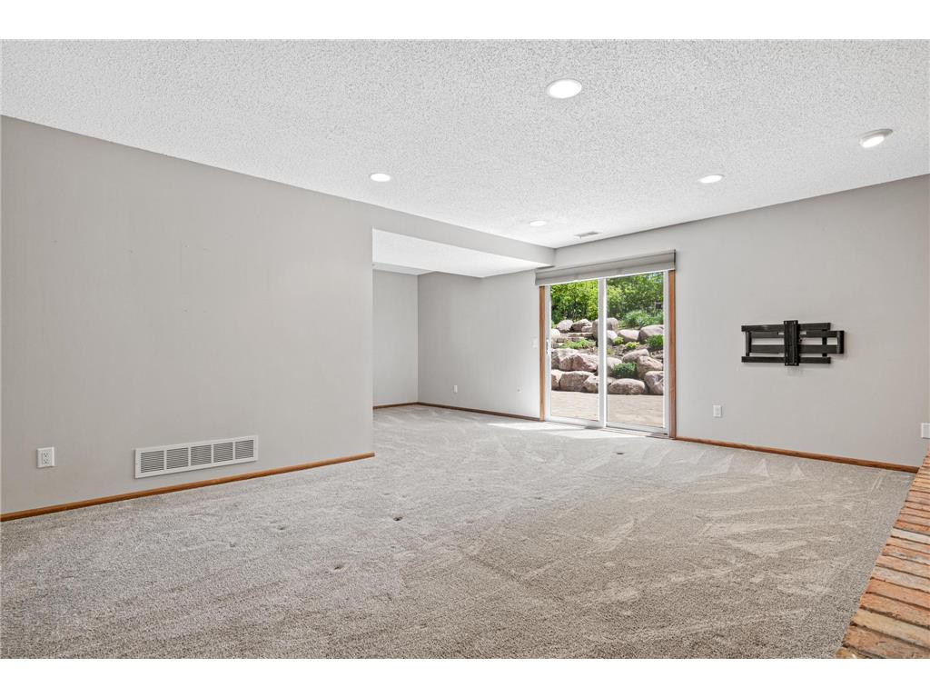 13880 Pennock Avenue Apple Valley MN 55124 7048275 image25