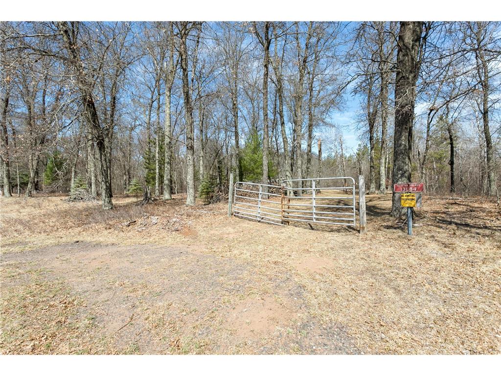 13884 Bloom Road Grantsburg WI 54840 6522051 image1