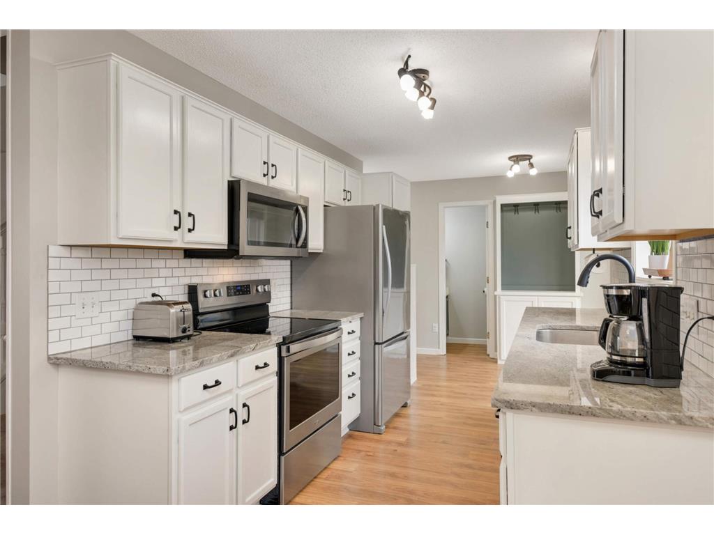 13884 Edgewood Avenue Savage MN 55378 6679893 image1