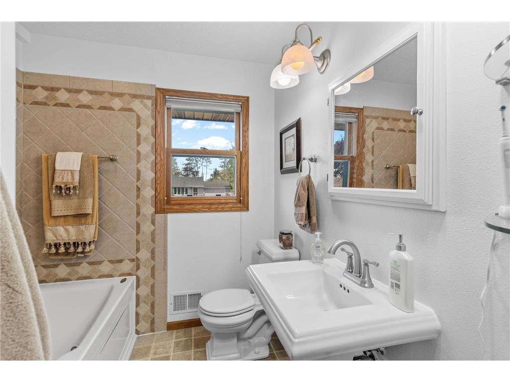139 Greenway Avenue N Oakdale MN 55128 7072387 image17