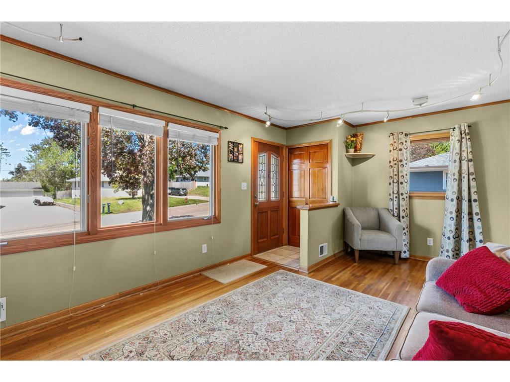 139 Greenway Avenue N Oakdale MN 55128 7072387 image3