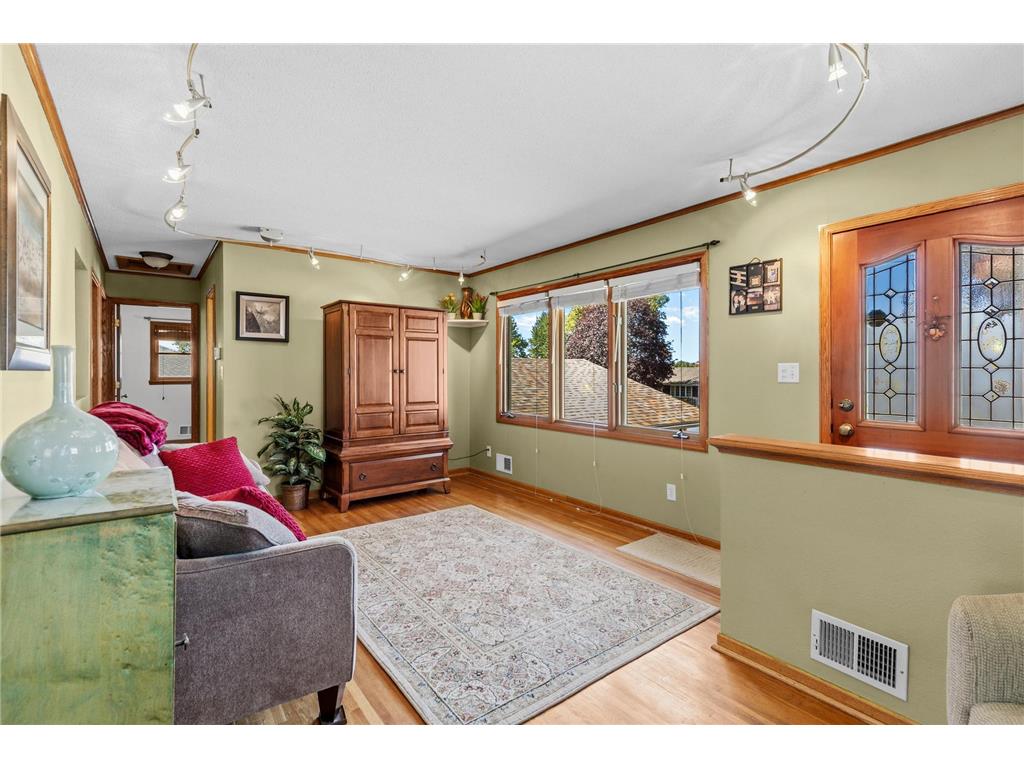 139 Greenway Avenue N Oakdale MN 55128 7072387 image4