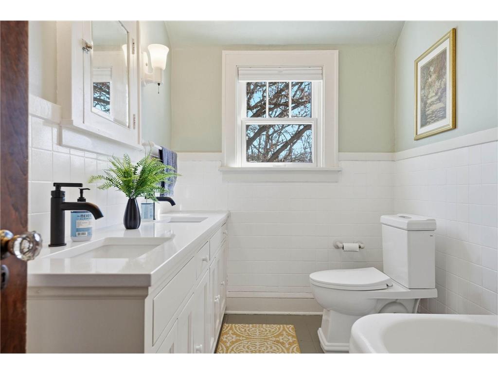 139 Spruce Street Mahtomedi MN 55115 - White Bear 7056971 image15