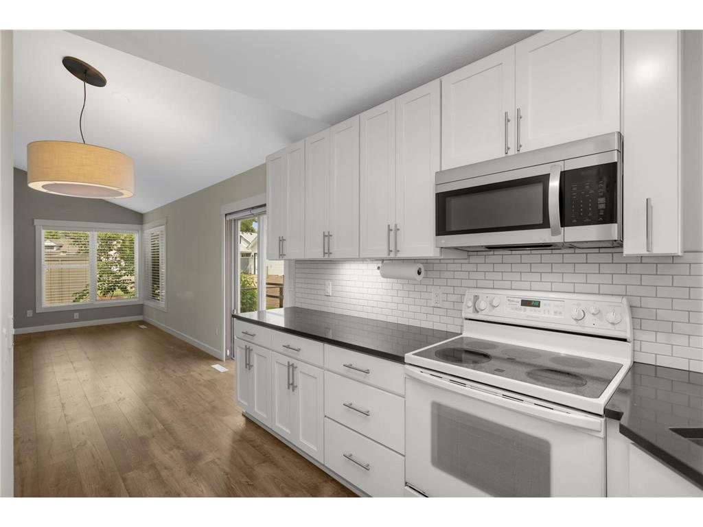 1390 Granada Trail N Oakdale MN 55128 7075524 image11