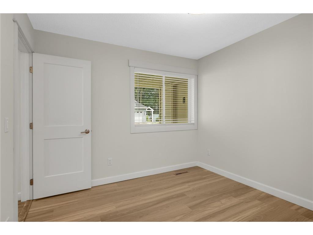 1390 Granada Trail N Oakdale MN 55128 7075524 image15
