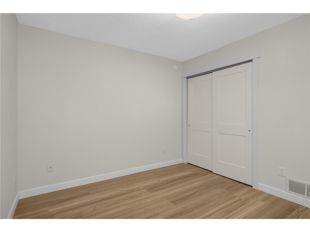 1390 Granada Trail N Oakdale MN 55128 7075524 image16