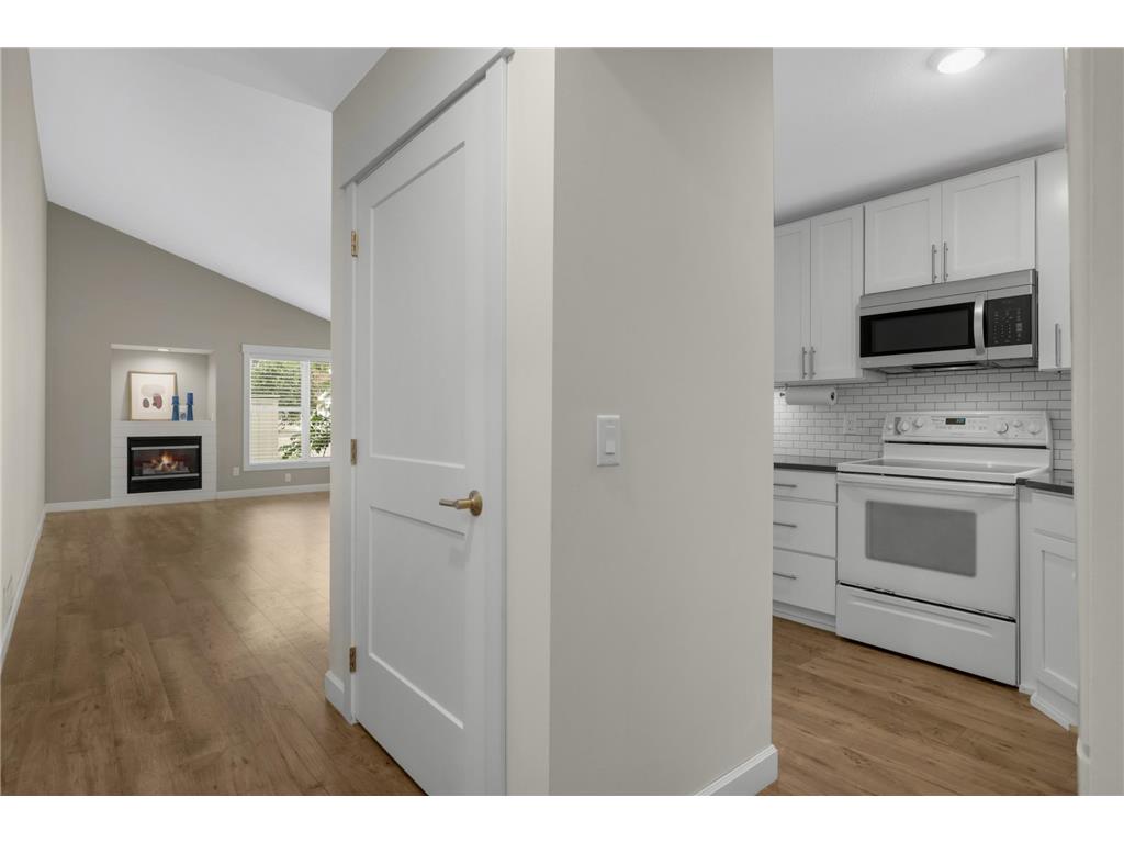 1390 Granada Trail N Oakdale MN 55128 7075524 image8