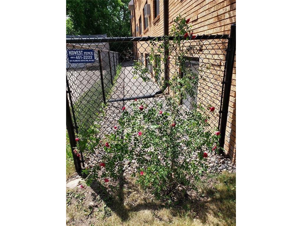 1391 & 1399 Hazelwood Street Saint Paul MN 55106 6385195 image11