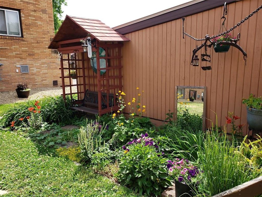 1391 & 1399 Hazelwood Street Saint Paul MN 55106 6385195 image13