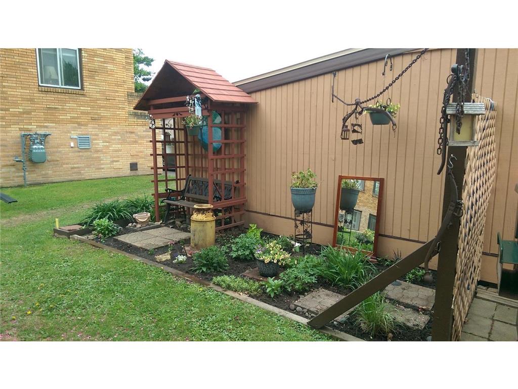 1391 & 1399 Hazelwood Street Saint Paul MN 55106 6385195 image8