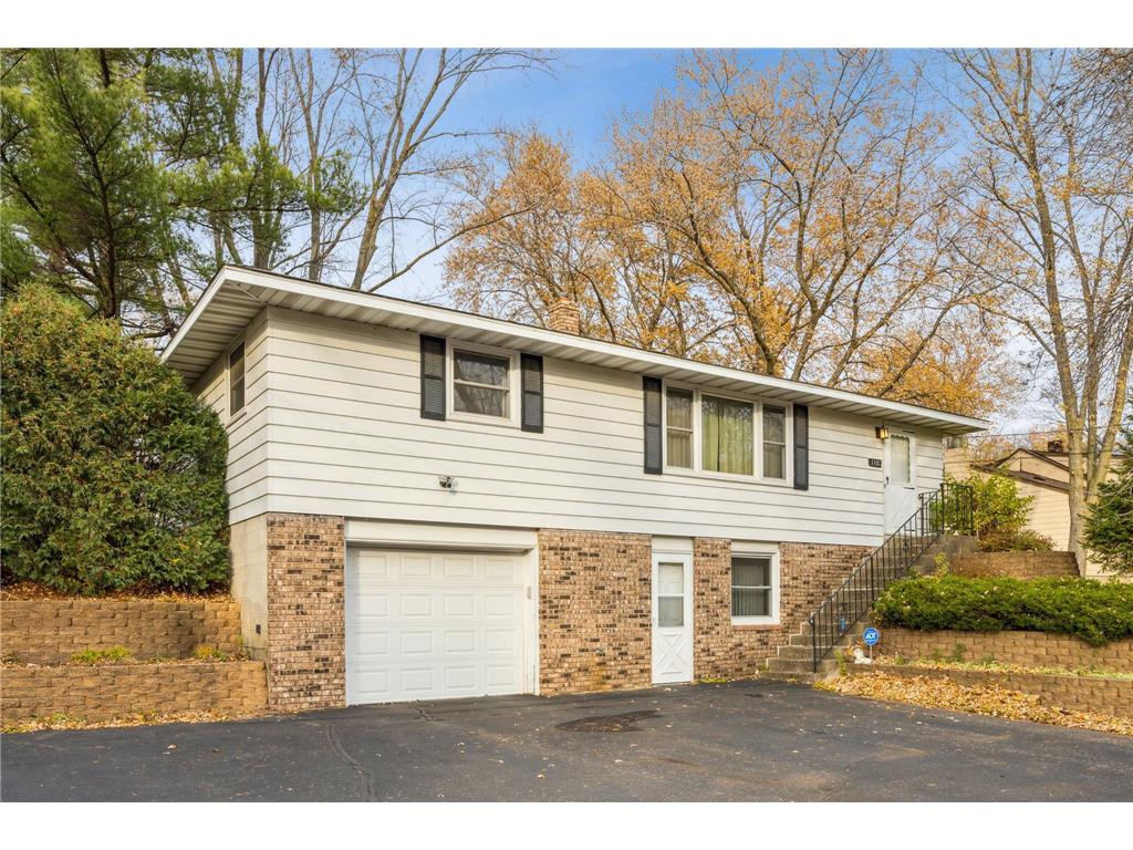 1391 County Road C E Maplewood MN 55109 6456701 image1