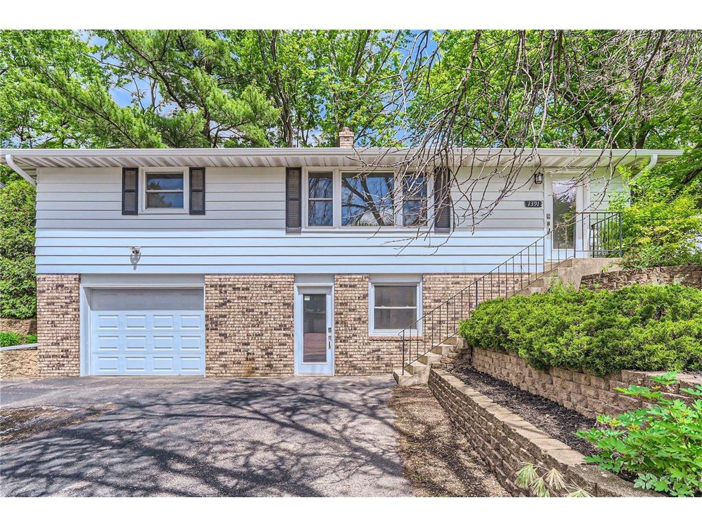 1391 County Road C E Maplewood MN 55109 6563718 image1