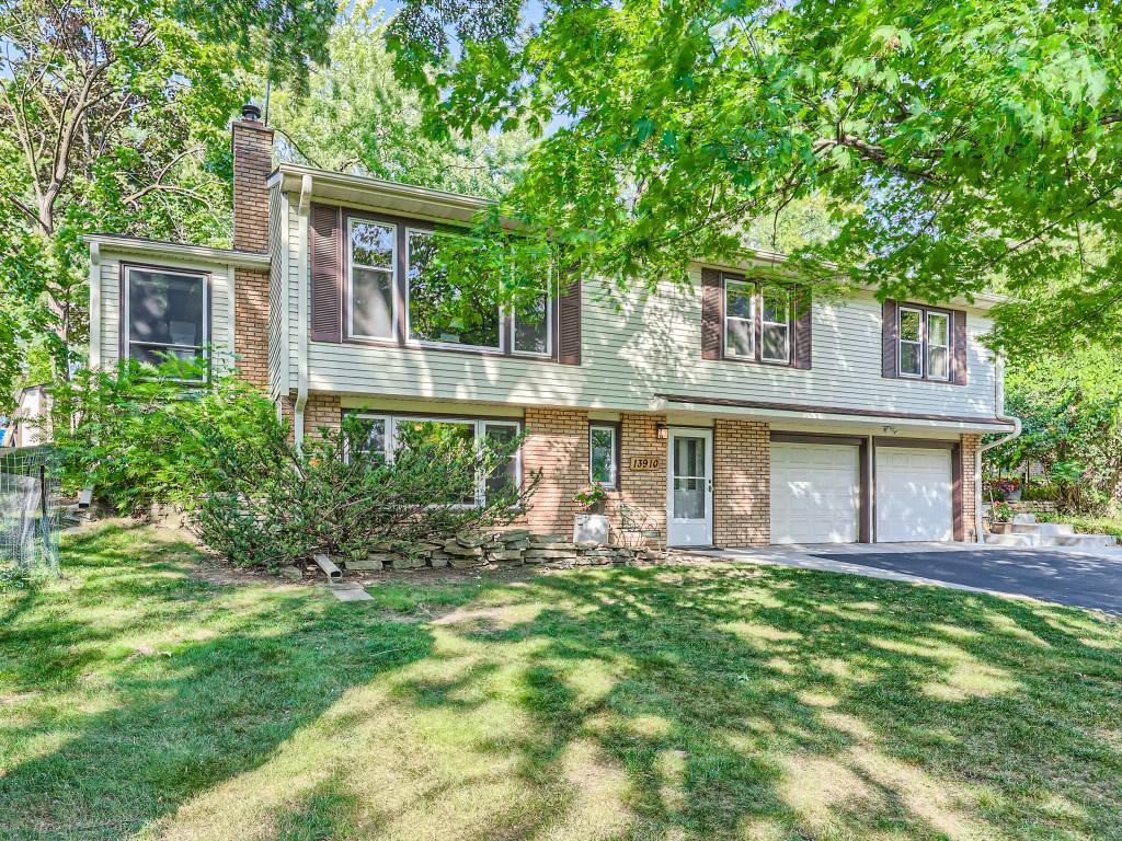 13910 Knollway Drive S Minnetonka MN 55305 6422938 image1