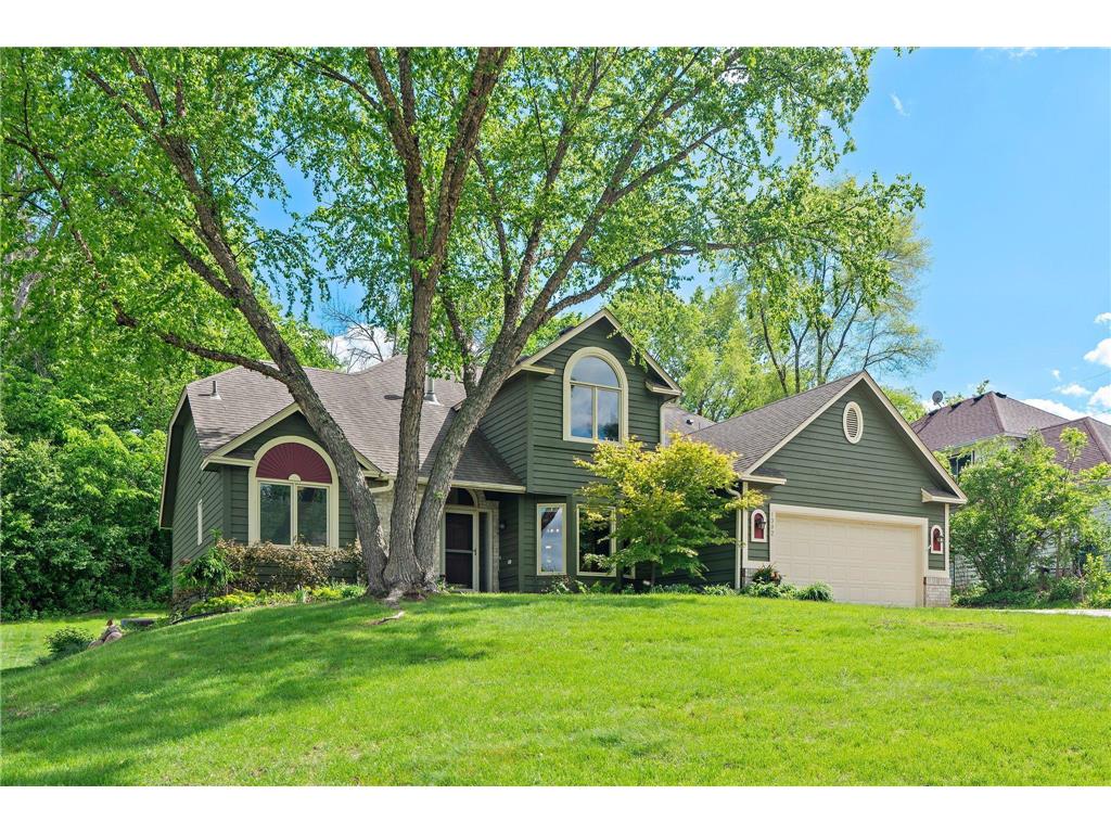 1392 Michelle Drive Eagan MN 55123 6684890 image1