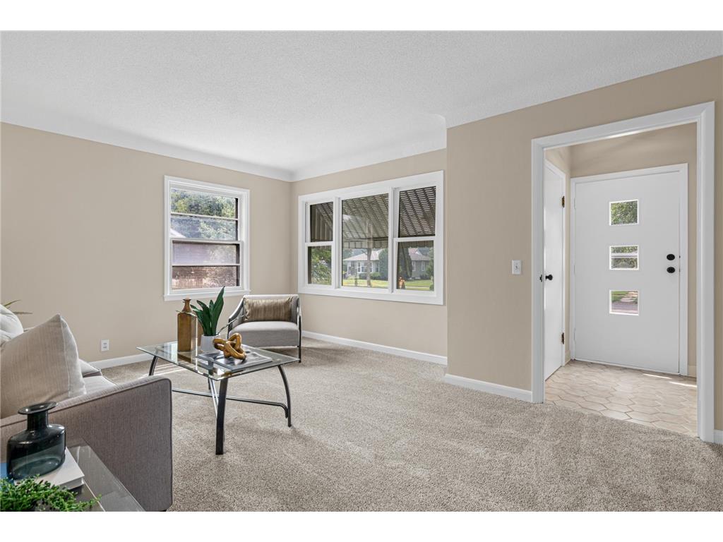 1394 Mackubin Street Saint Paul MN 55117 7111143 image2