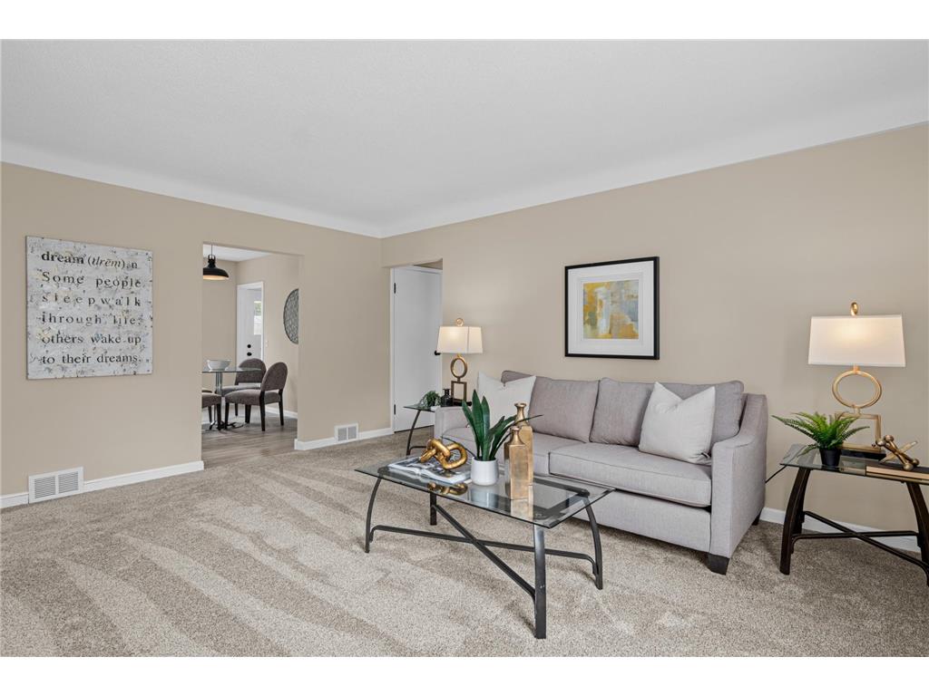 1394 Mackubin Street Saint Paul MN 55117 7111143 image4