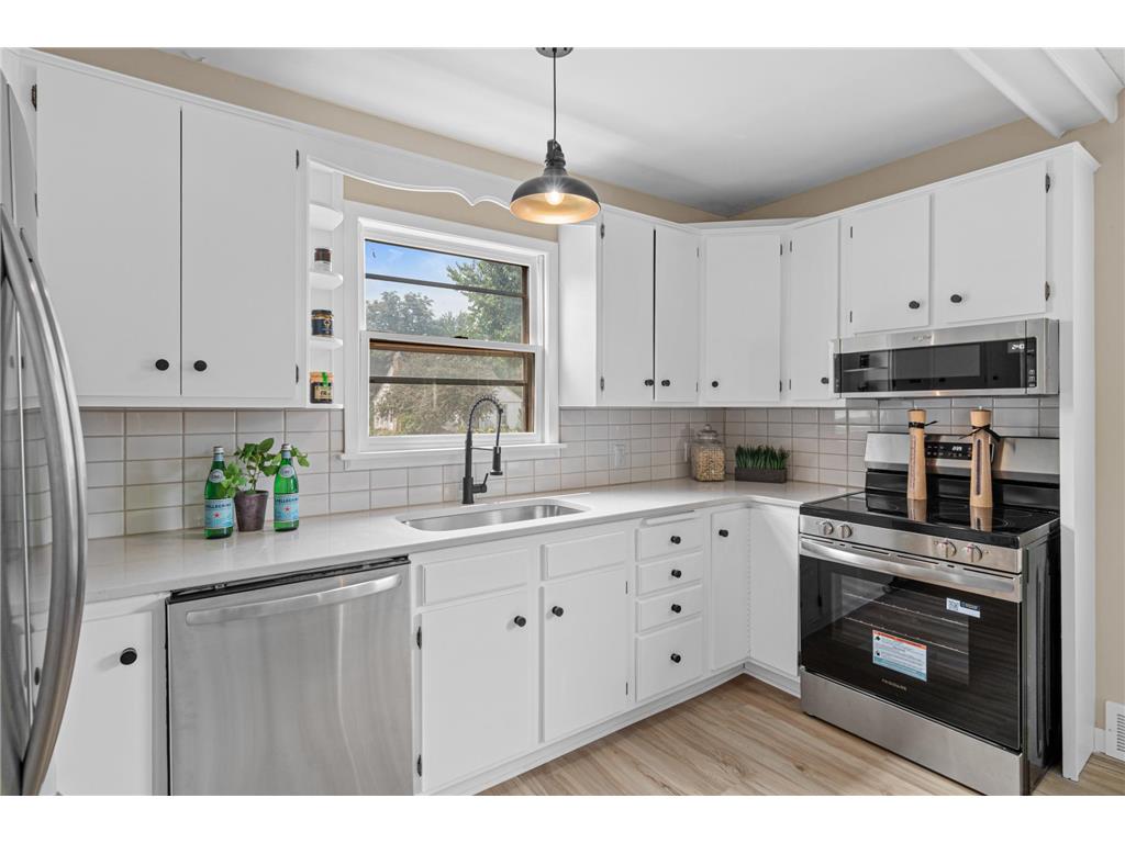 1394 Mackubin Street Saint Paul MN 55117 7111143 image7