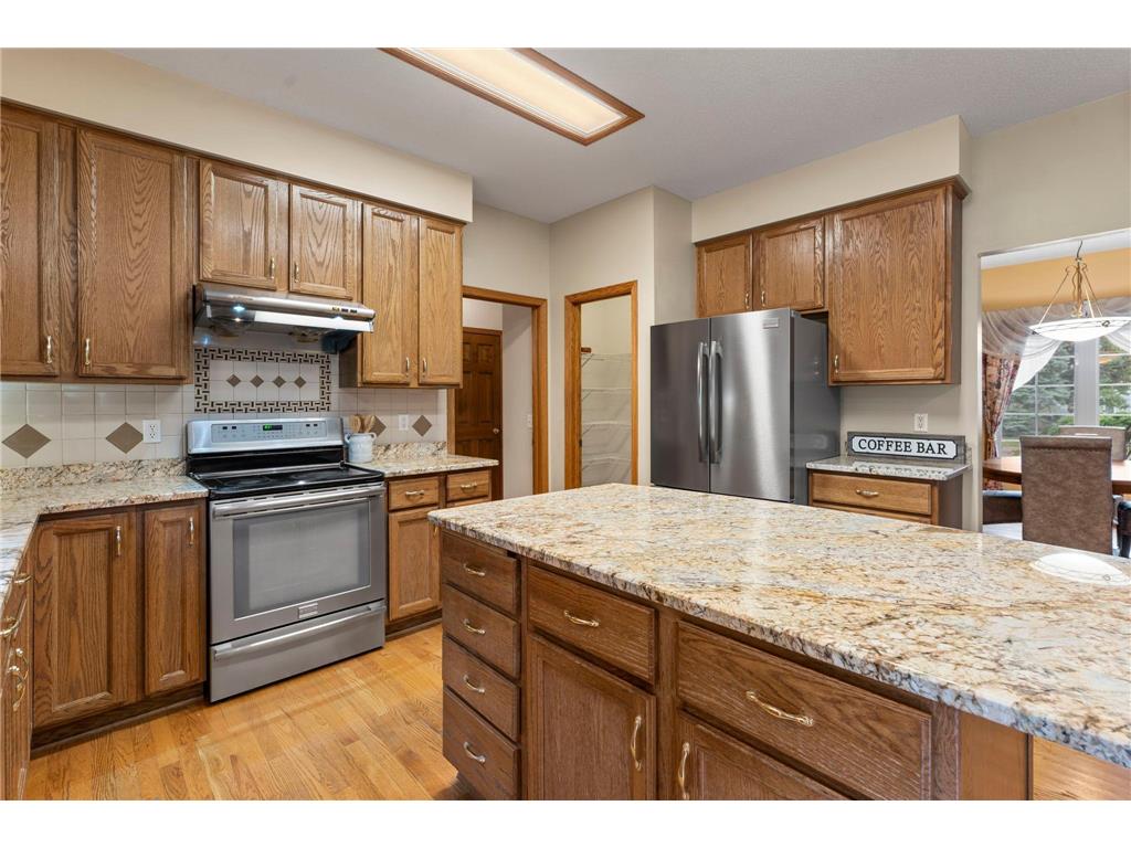 13947 Fleetwood Avenue Apple Valley MN 55124 6795345 image1