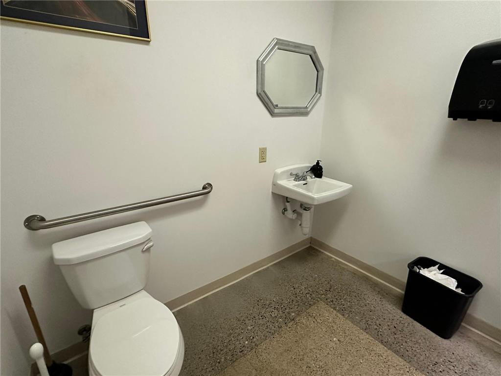 1396 7th Street W Saint Paul MN 55102 7006539 image9