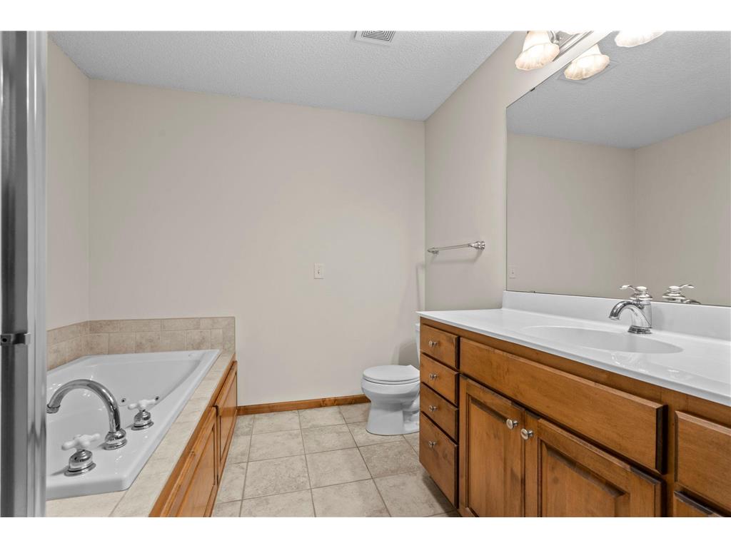 1396 Summit Shores Drive Burnsville MN 55306 7062692 image31