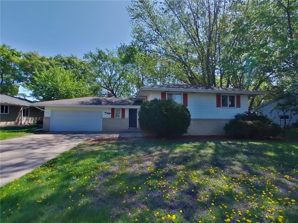 1397 Pinewood Drive Woodbury MN 55125 6725764 image1