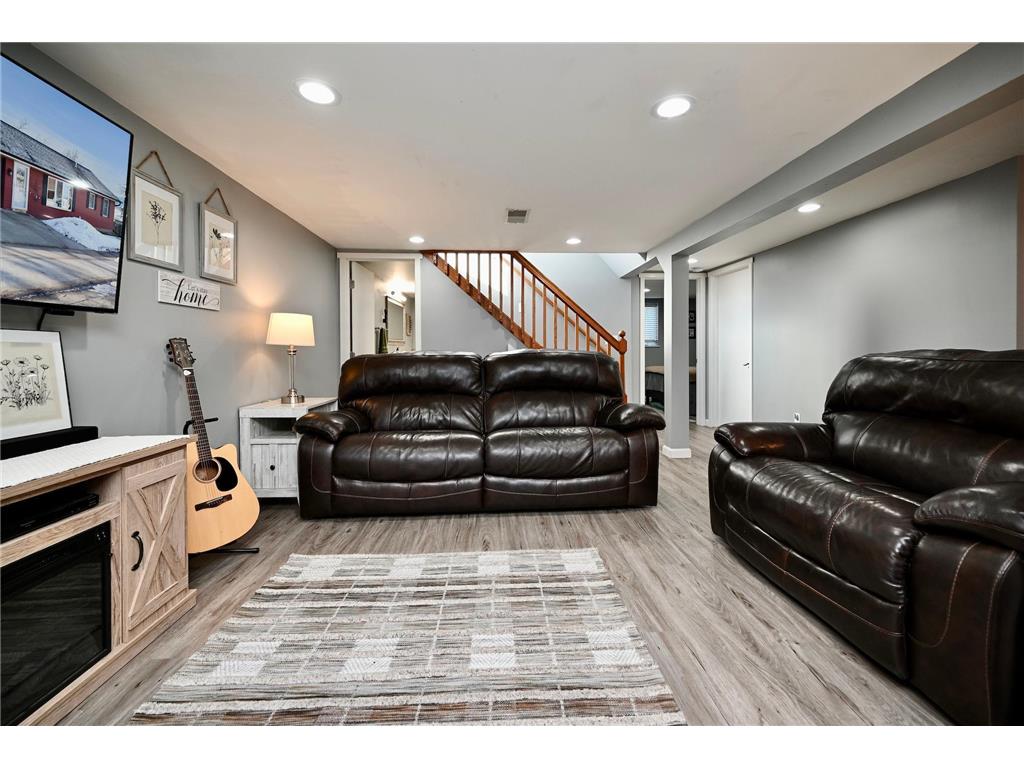 14 1st Avenue NE Altura MN 55910 7018326 image13