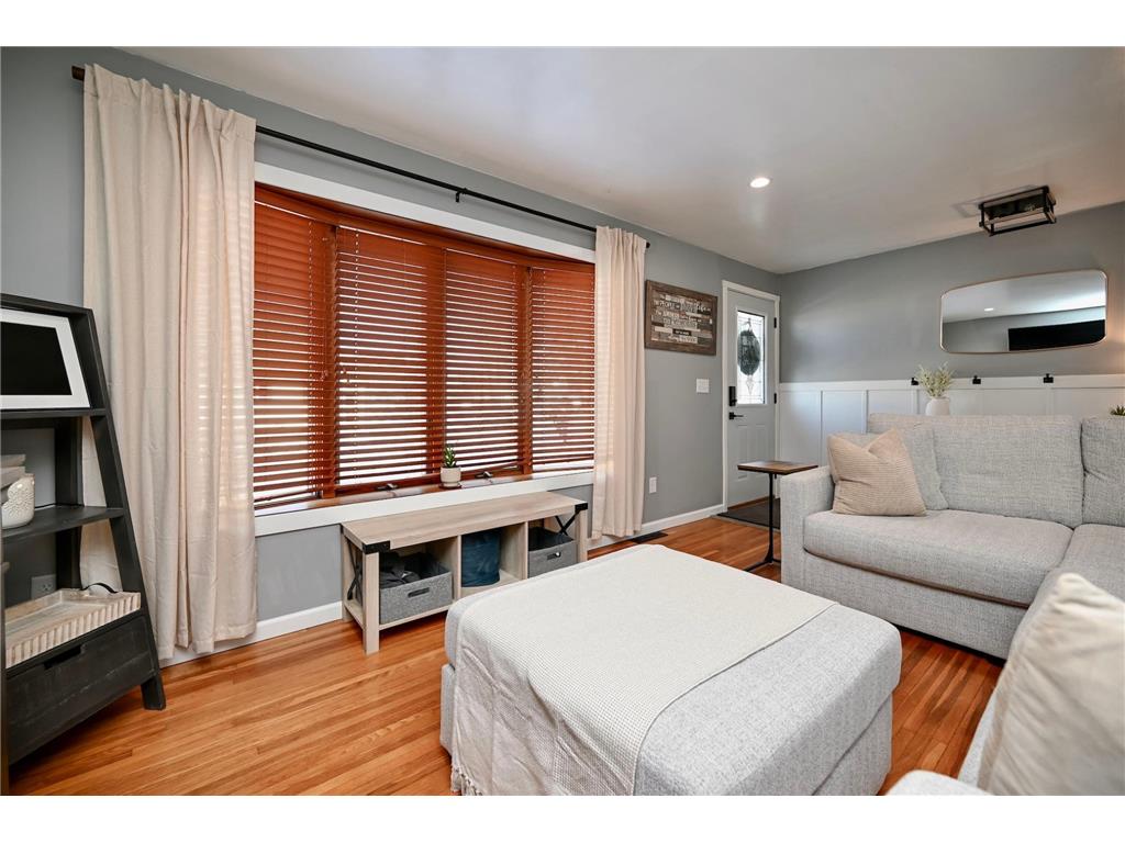 14 1st Avenue NE Altura MN 55910 7018326 image5