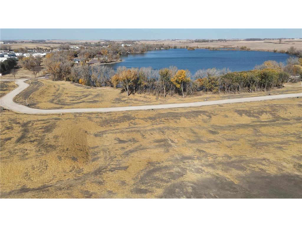 14 Cottonwood Lake Boulevard Windom MN 56101 - Cottonwood 6617720 image5