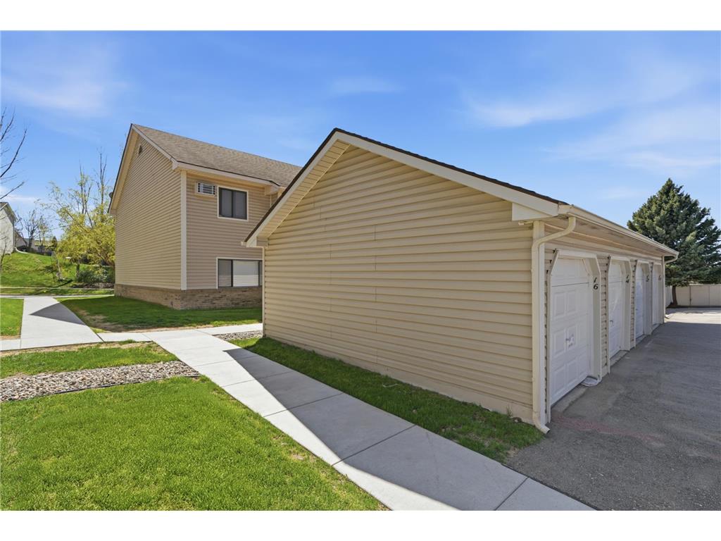 14 E 13th Street Waconia MN 55387 7031058 image20