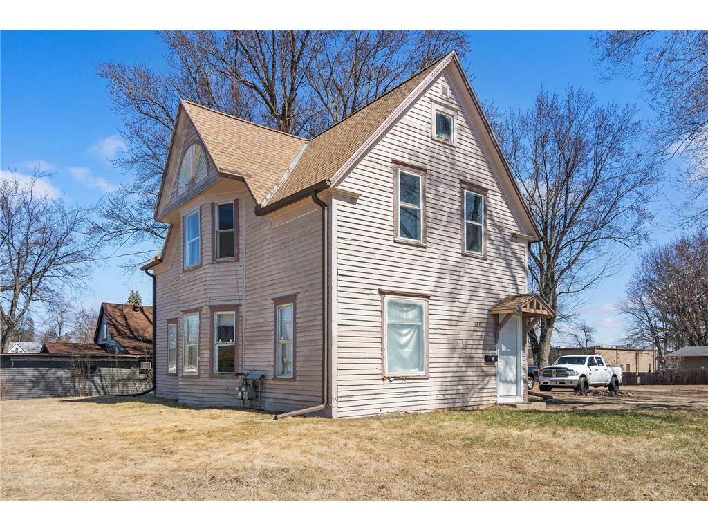 140 Davis Street S Cambridge MN 55008 7052299 image1