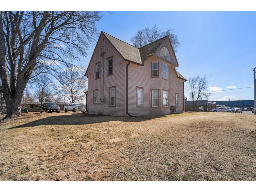 140 Davis Street S Cambridge MN 55008 7052299 image26