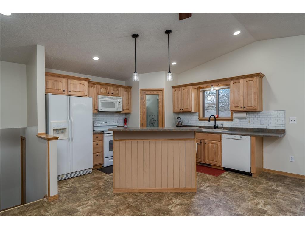 140 Peggy Lane Eagle Lake MN 56024 7038631 image4