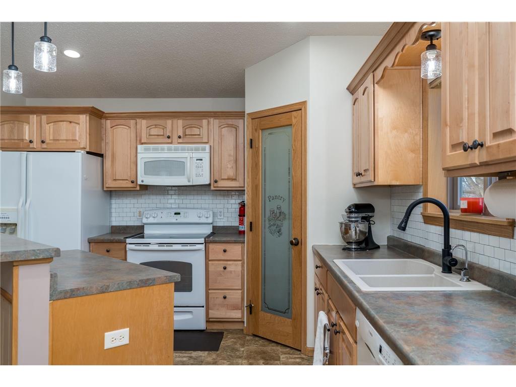 140 Peggy Lane Eagle Lake MN 56024 7038631 image5