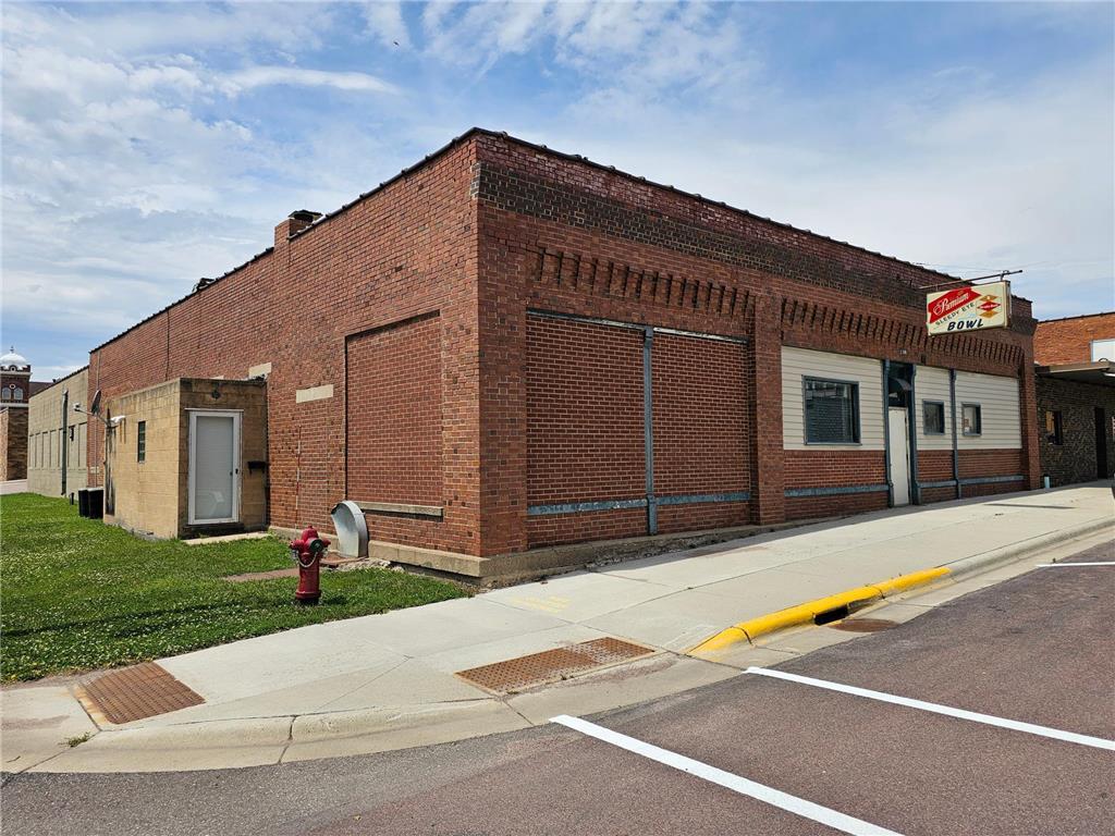 140 S First Avenue Sleepy Eye MN 56085 7086853 image1