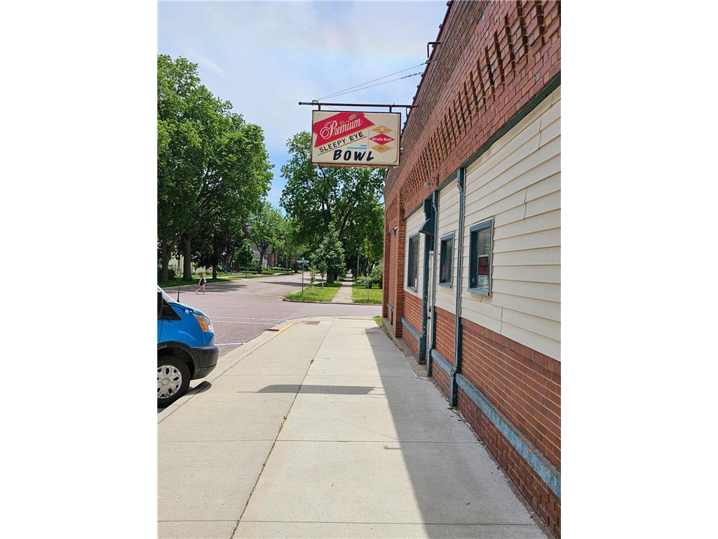 140 S First Avenue Sleepy Eye MN 56085 7086853 image4